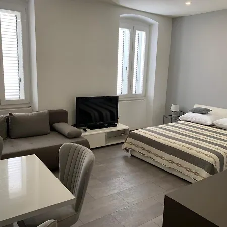 Zara City Apartments Buitenkant foto